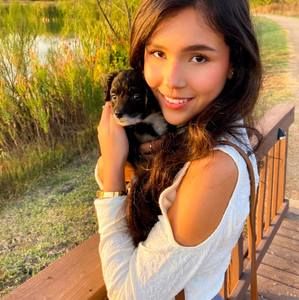 Meet your Posher, Elizabeth